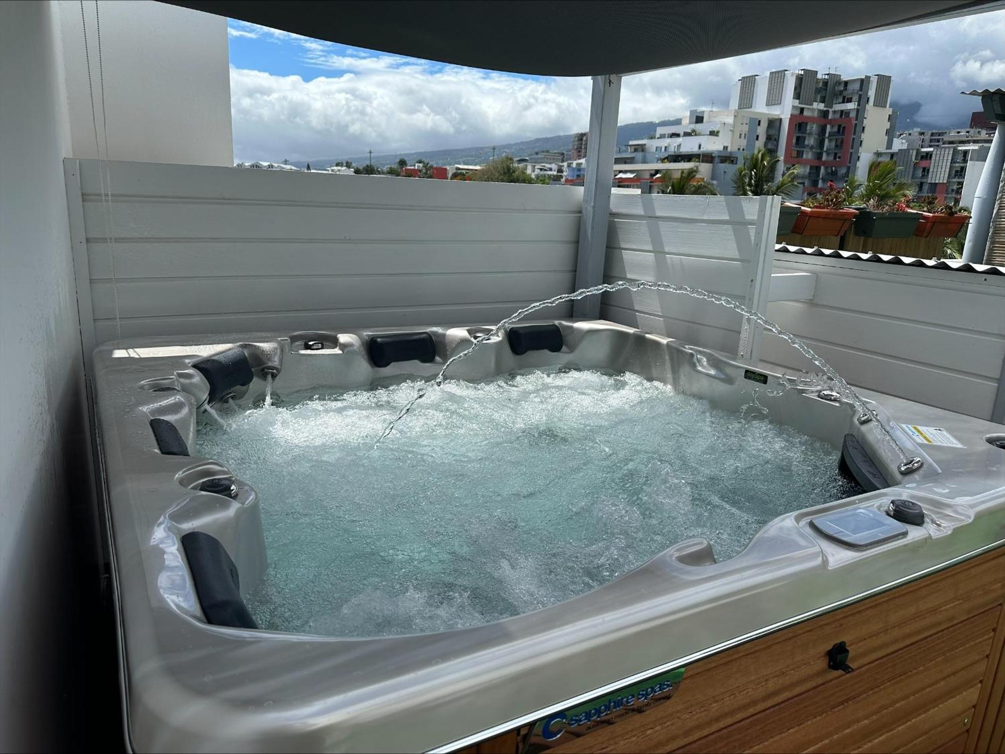 Apartamento Appart'Eden : Vue Panoramique Sur Saint-Denis Sainte-Clotilde Exterior foto